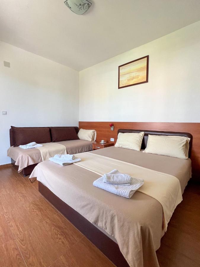 Apartments Fat E Jet - Pool & Breakfast อุลซิน ภายนอก รูปภาพ