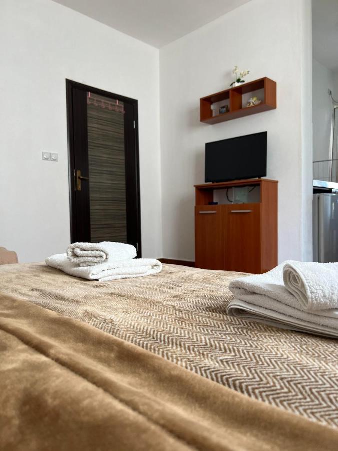 Apartments Fat E Jet - Pool & Breakfast อุลซิน ภายนอก รูปภาพ