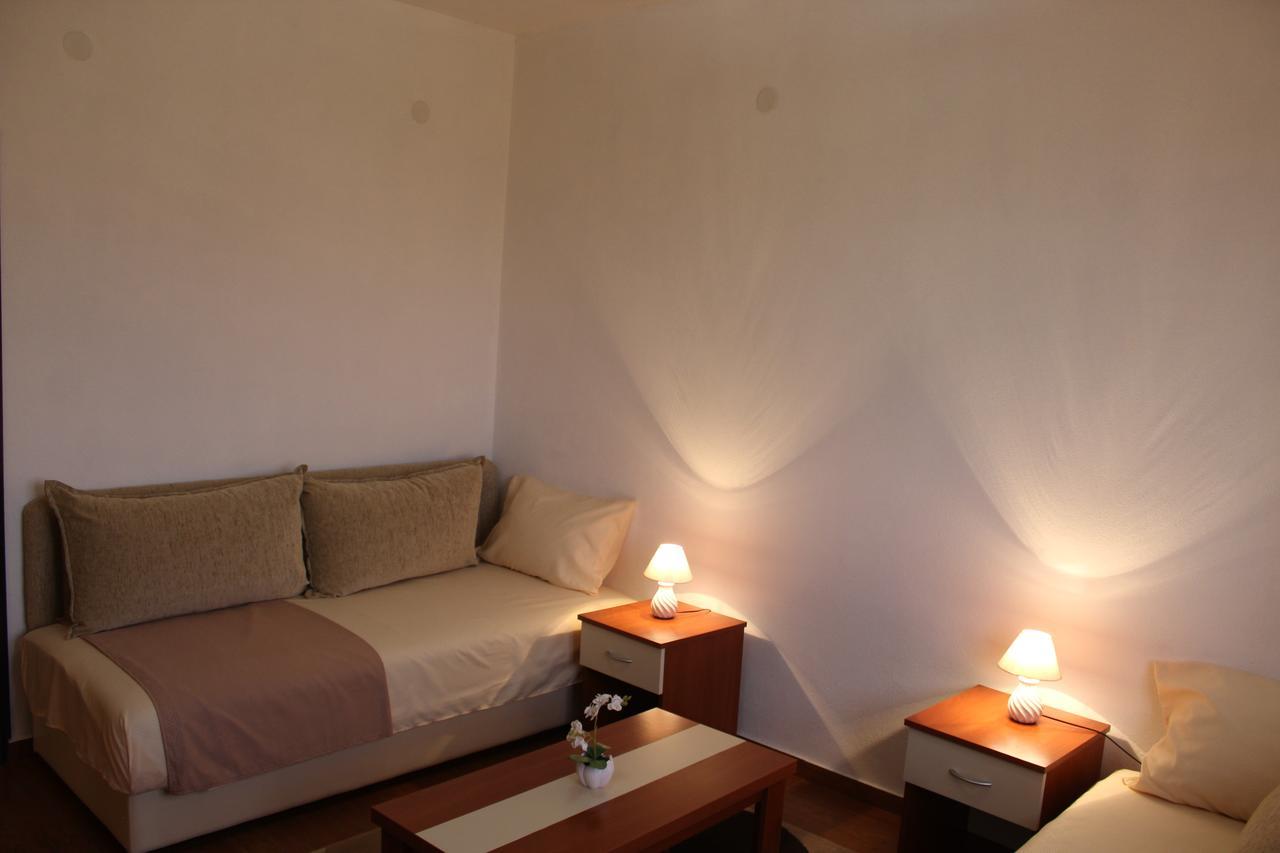 Apartments Fat E Jet - Pool & Breakfast อุลซิน ภายนอก รูปภาพ