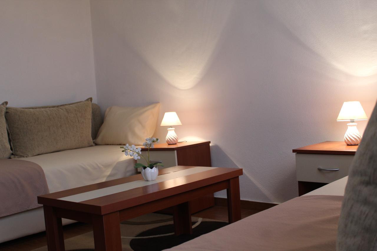 Apartments Fat E Jet - Pool & Breakfast อุลซิน ภายนอก รูปภาพ