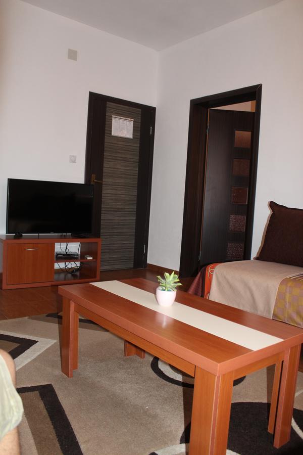 Apartments Fat E Jet - Pool & Breakfast อุลซิน ภายนอก รูปภาพ